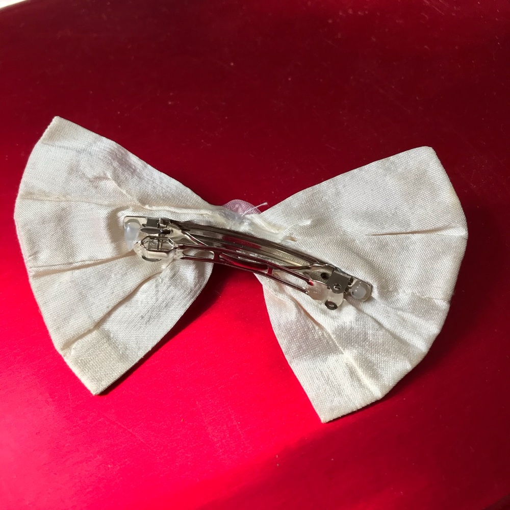 Off white bow - Picture 2 of 2